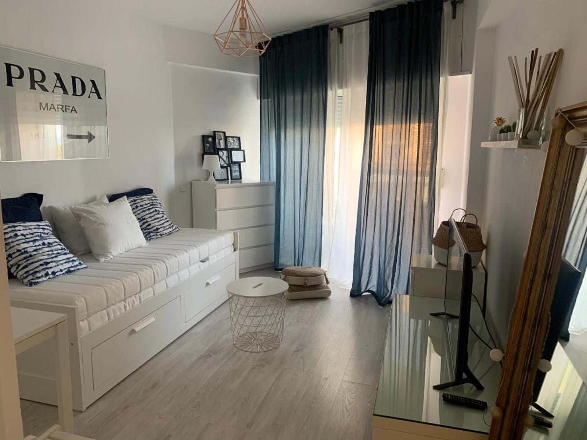 Acogedor Estudio En Primera Linea De Playa Benalmádena Kültér fotó