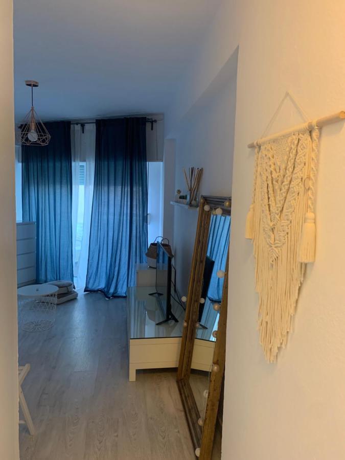 Acogedor Estudio En Primera Linea De Playa Benalmádena Kültér fotó