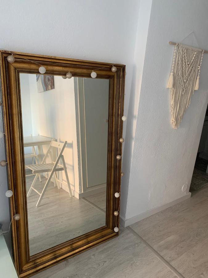 Acogedor Estudio En Primera Linea De Playa Benalmádena Kültér fotó